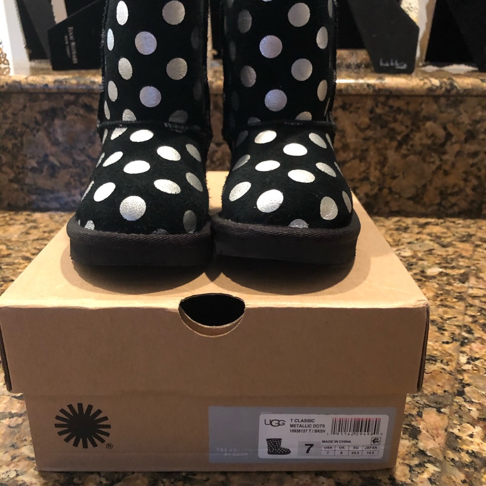 Ugg T Classic Boot. Toddler Size 7.